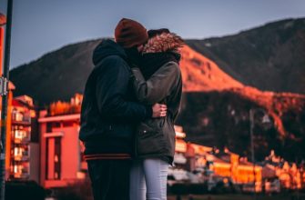 Как судьба показывает на тех, кто нам близок