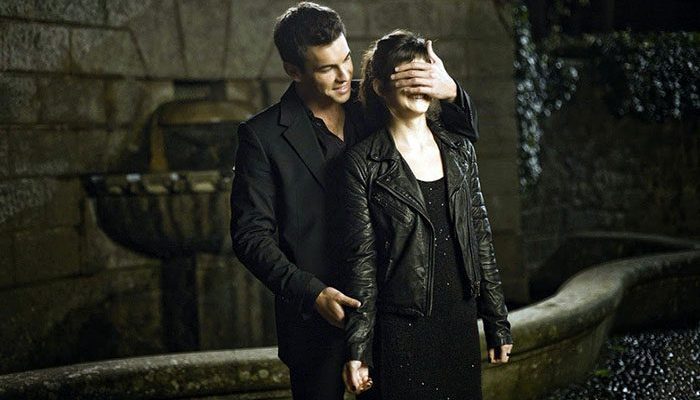 Если он настроен серьезно, он не ищет встречи с другими девушками