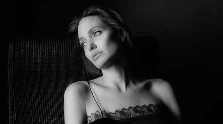 Сильные женщины не умоляют о любви, они уходят, когда чувствуют себя нежеланными