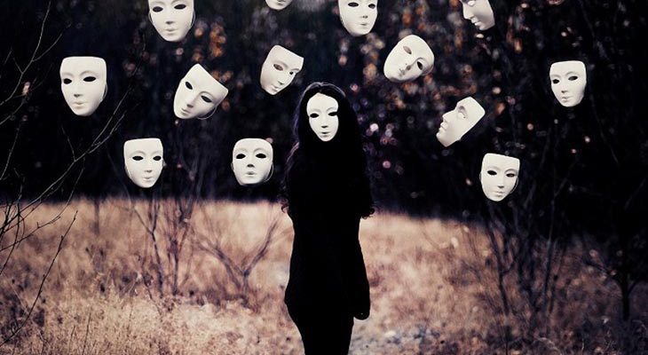 Нет дыма без огня: знаки Зодиака, о которых больше всего сплетничают