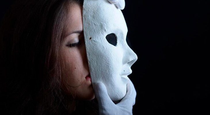 Если кто-то скажет вам, что вы «чувствуете что-то не то», вместо стыда, просто улыбнитесь