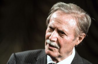 Юрий Соломин