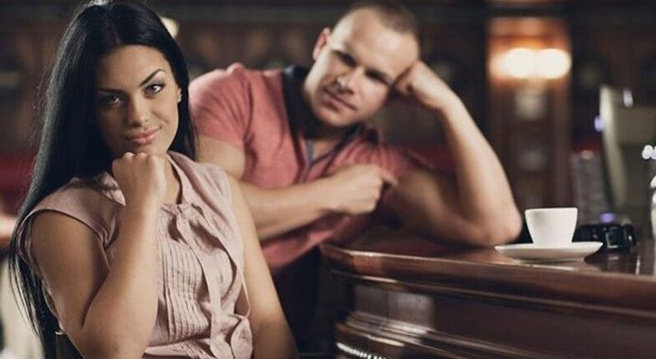 5 ситуаций в разговоре с разведенной женщиной, после которых стоит заканчивать общение