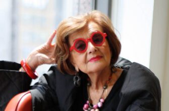 Я жена. А вы кто