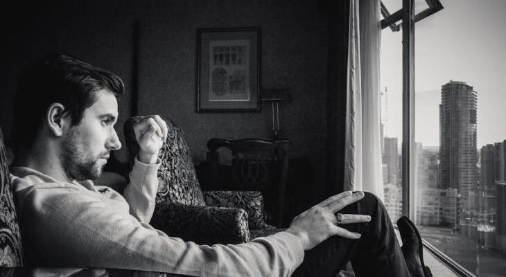 8 причин, почему мужчины остаются в отношениях с женщинами, которых они не любят