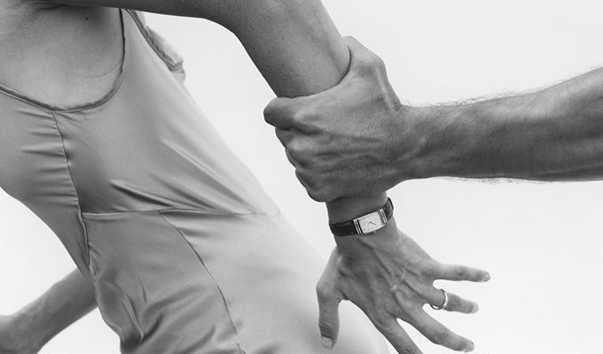 Если мужчина слишком быстро зовёт замуж — это не всегда про любовь, иногда это тревожный сигнал