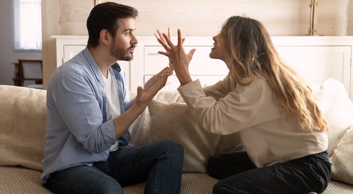 как вовремя распознать женский абьюз